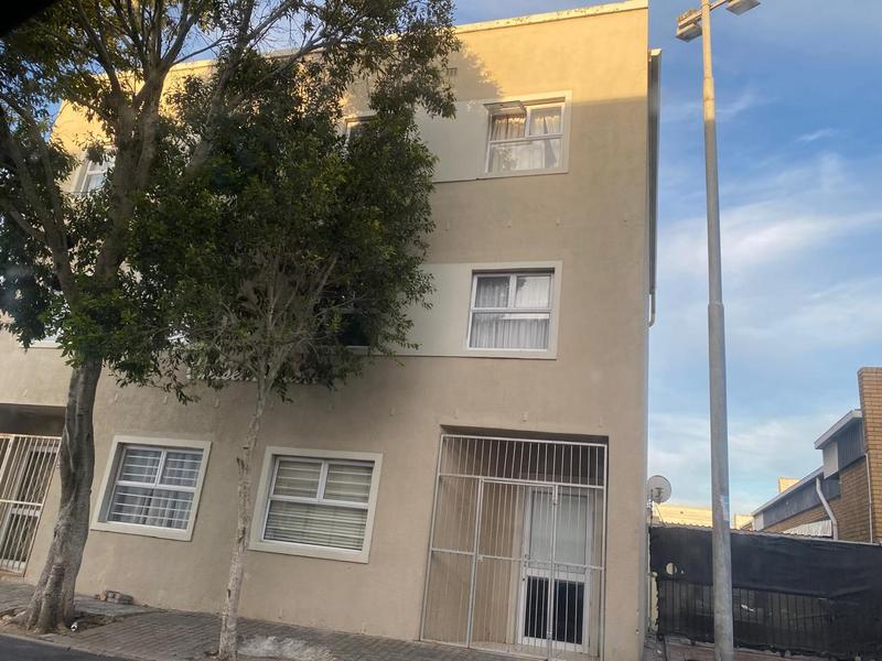 2 Bedroom Property for Sale in Goodwood Estate Western Cape